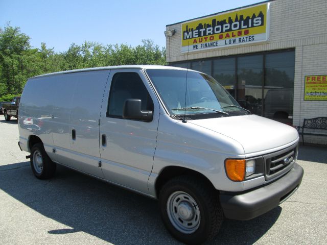 2006 Ford Econoline SE Truck