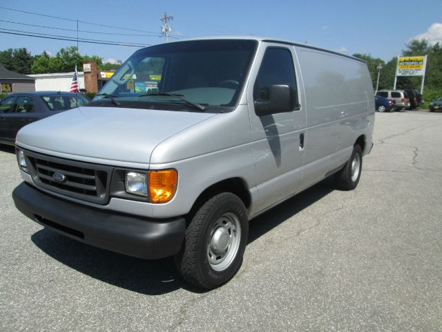 2006 Ford Econoline SE Truck