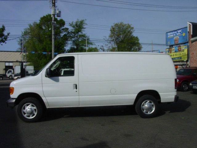 2007 Ford Econoline SE Truck