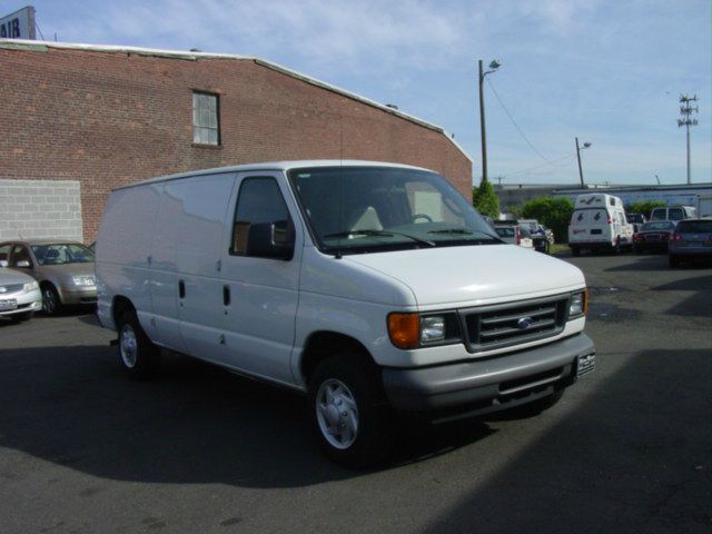 2007 Ford Econoline SE Truck