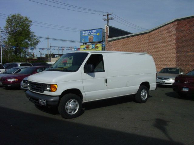 2007 Ford Econoline SE Truck