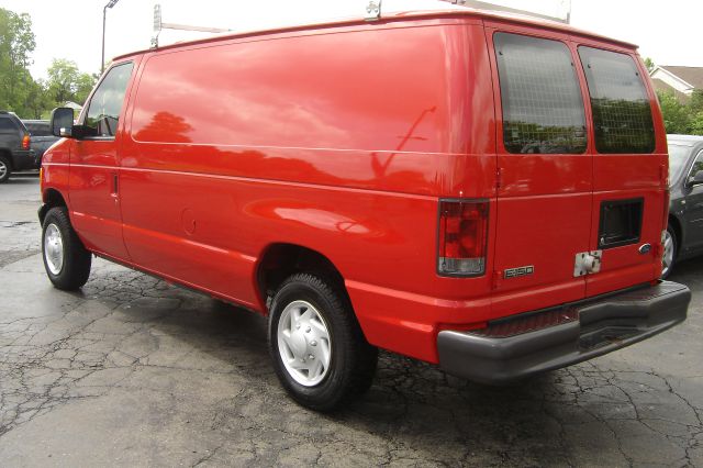 2007 Ford Econoline SE Truck