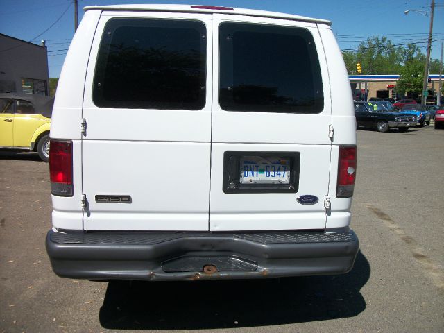 2007 Ford Econoline SE Truck