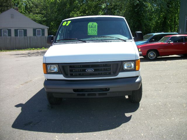 2007 Ford Econoline SE Truck