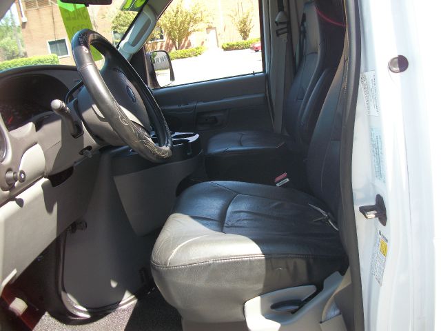 2007 Ford Econoline SE Truck