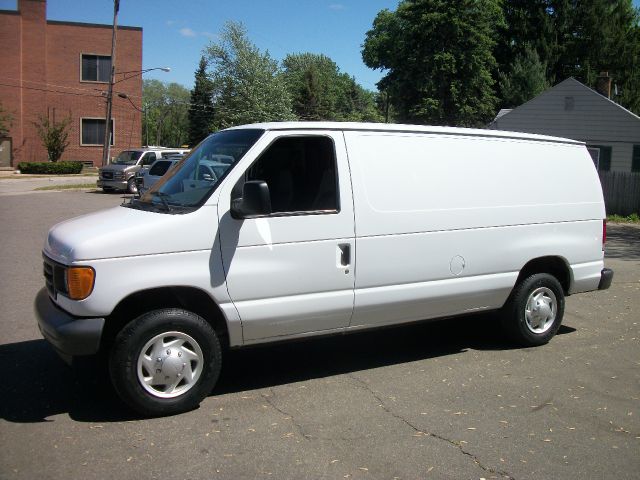 2007 Ford Econoline SE Truck