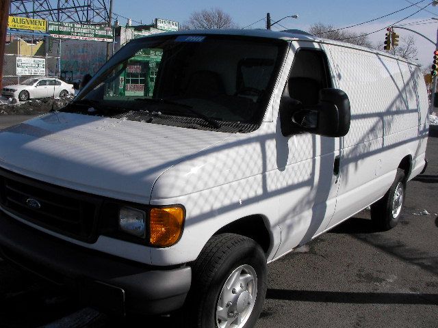 2007 Ford Econoline 2.5 S Model