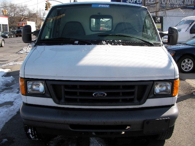 2007 Ford Econoline 2.5 S Model