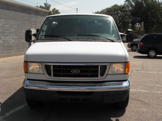 2007 Ford Econoline SE Truck