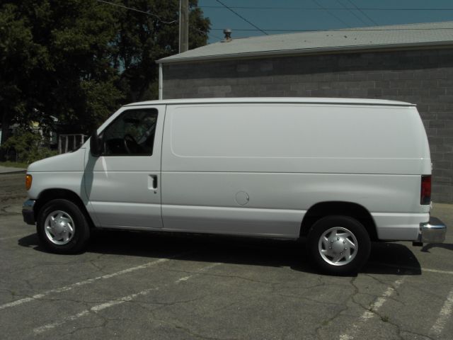 2007 Ford Econoline SE Truck