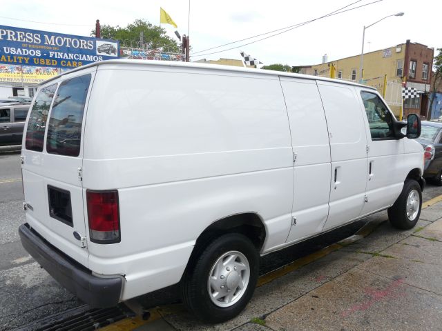 2007 Ford Econoline SE Truck