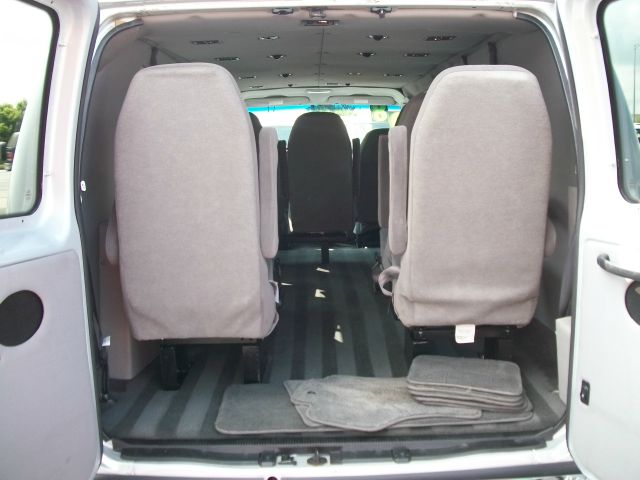 2008 Ford Econoline 2.5 S Model