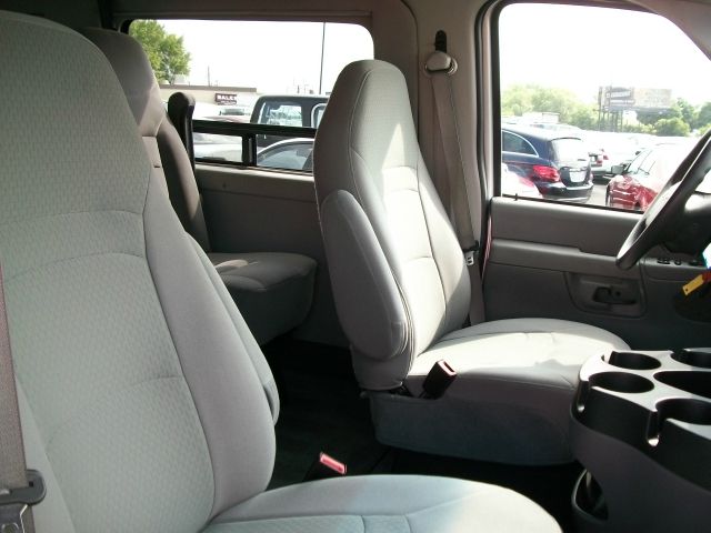 2008 Ford Econoline 2.5 S Model