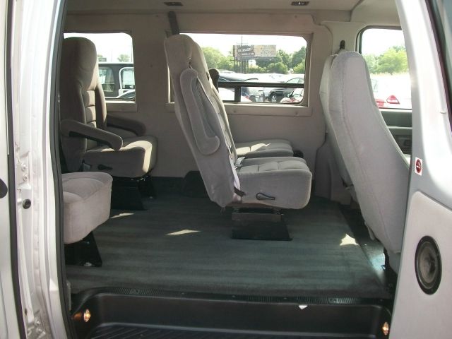 2008 Ford Econoline 2.5 S Model