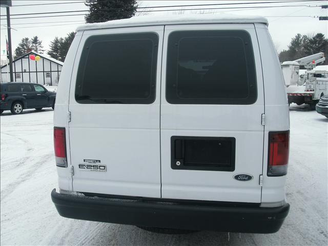 2008 Ford Econoline Base