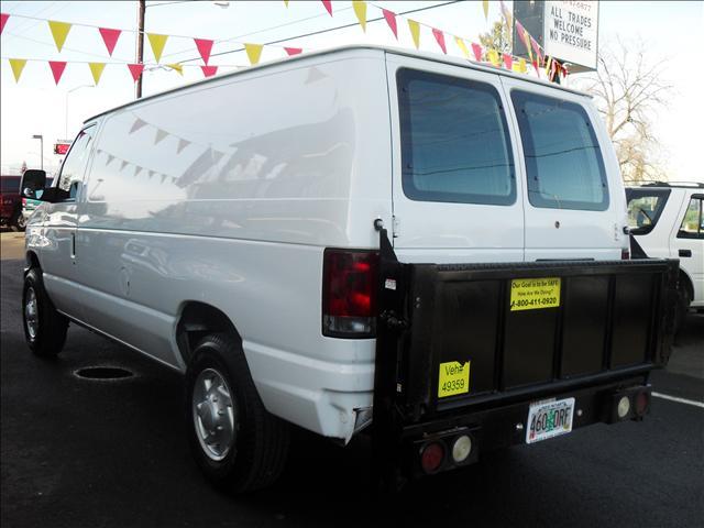 2008 Ford Econoline Base