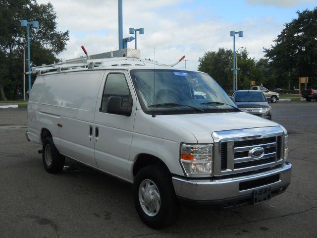 2008 Ford Econoline 2.5 S Model