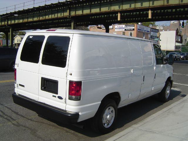 2009 Ford Econoline SE Truck