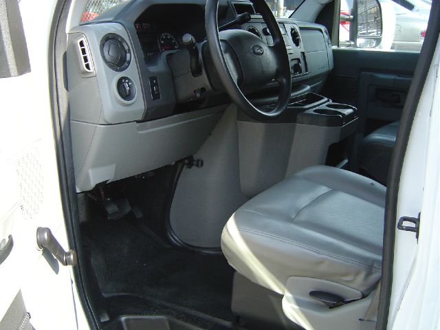 2009 Ford Econoline SE Truck