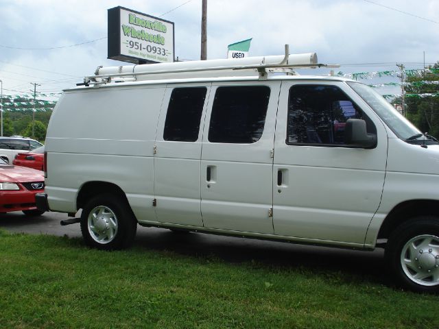 2009 Ford Econoline 4dr Sedan Luxury 3.5L AWD