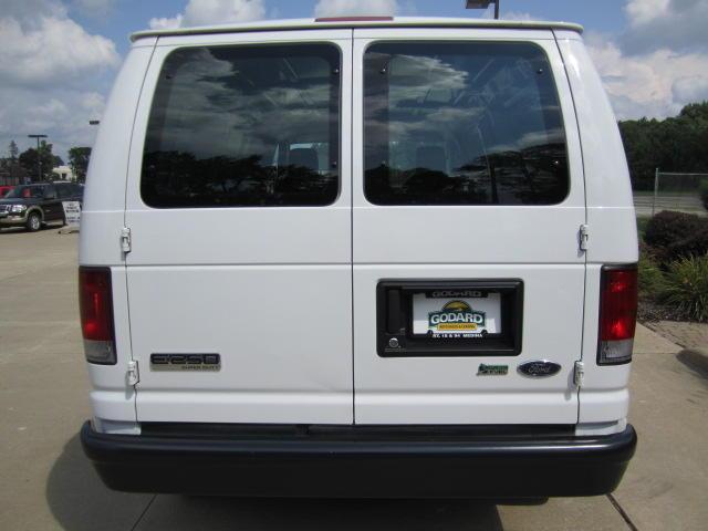 2009 Ford Econoline Sedan 1.8 S