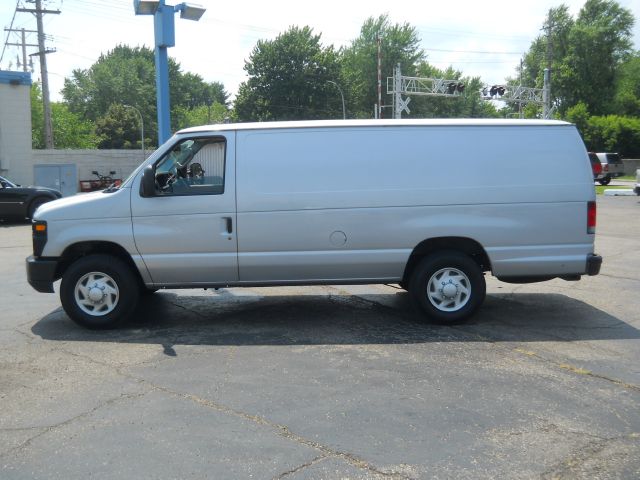 2009 Ford Econoline 2.5 S Model