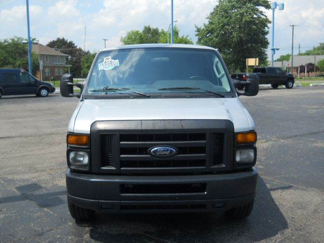 2009 Ford Econoline 2.5 S Model