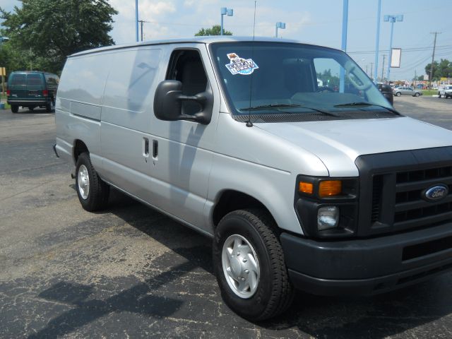 2009 Ford Econoline 2.5 S Model