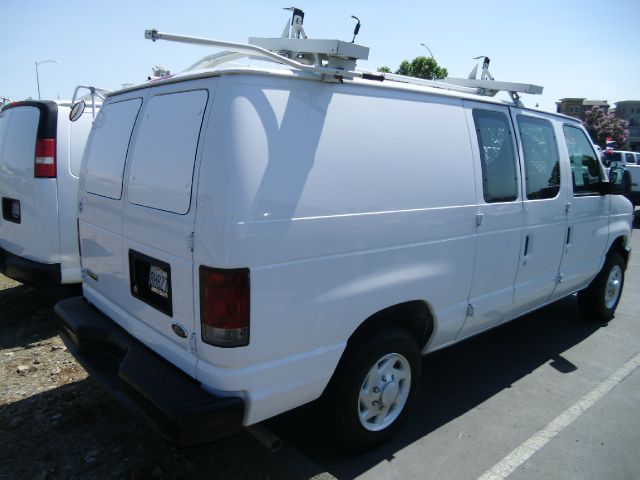 2009 Ford Econoline SE Truck