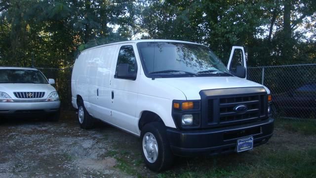 2009 Ford Econoline SE Truck