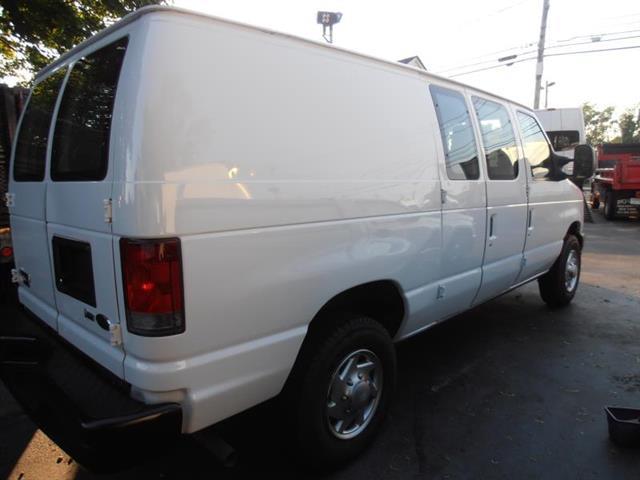 2010 Ford Econoline Sedan 1.8 S