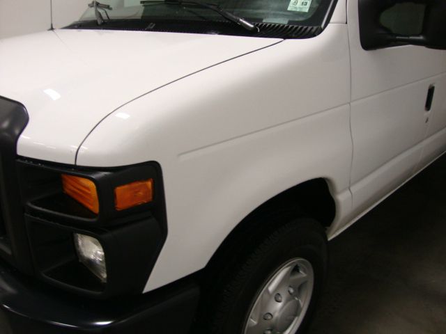 2010 Ford Econoline Awd-turbo