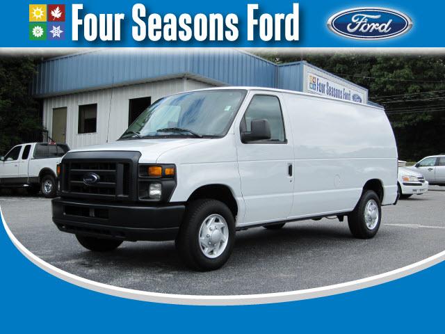 2011 Ford Econoline 5 Door Quad Seating