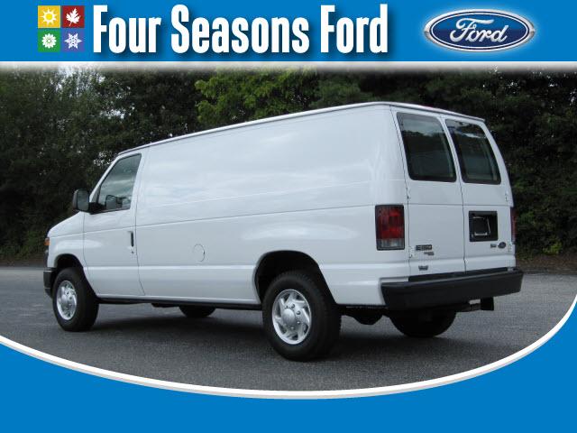 2011 Ford Econoline 5 Door Quad Seating