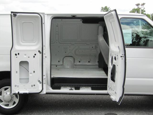 2011 Ford Econoline 5 Door Quad Seating