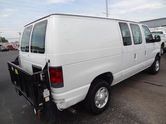 2011 Ford Econoline 2.5i Wagon