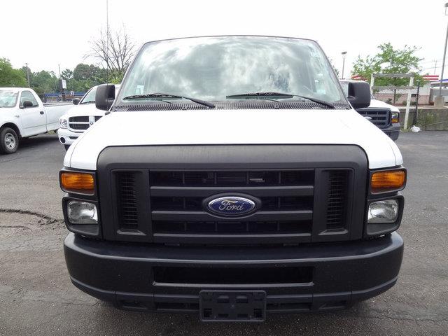 2011 Ford Econoline 2.5i Wagon