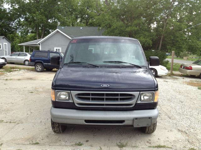 1999 Ford Econoline Wagon 1500 SLT 4X4