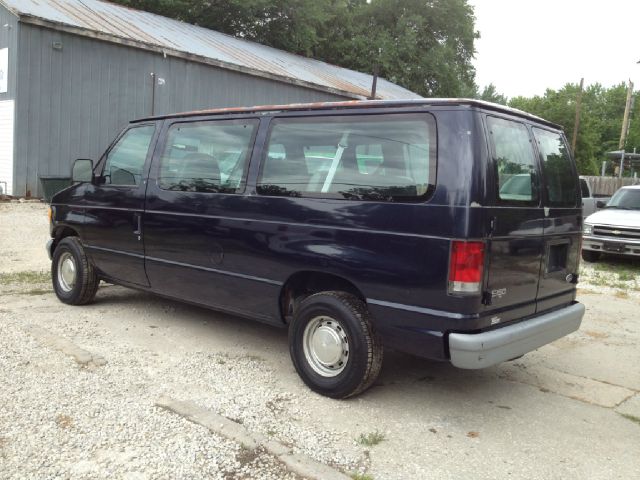 1999 Ford Econoline Wagon 1500 SLT 4X4