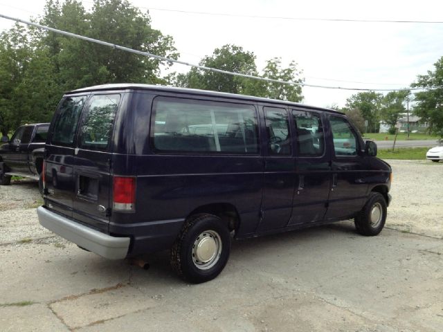 1999 Ford Econoline Wagon 1500 SLT 4X4