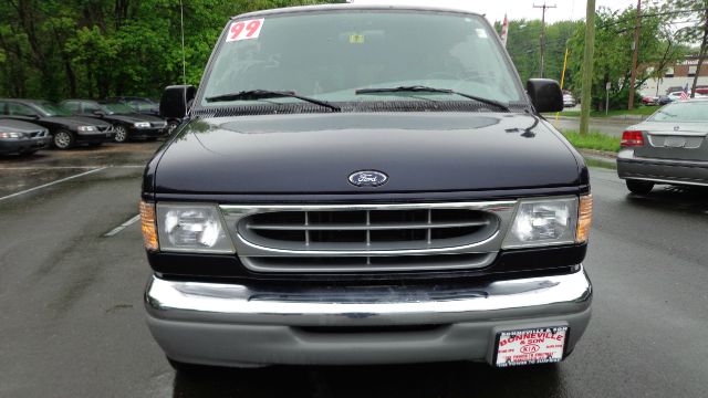 1999 Ford Econoline Wagon 1500 SLT 4X4