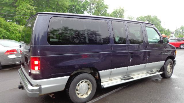 1999 Ford Econoline Wagon 1500 SLT 4X4