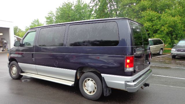 1999 Ford Econoline Wagon 1500 SLT 4X4