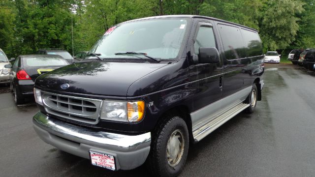 1999 Ford Econoline Wagon 1500 SLT 4X4