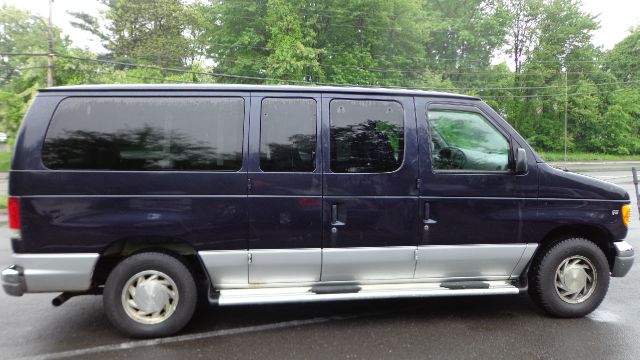 1999 Ford Econoline Wagon 1500 SLT 4X4