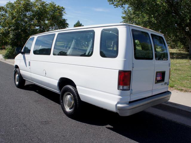 1999 Ford Econoline Wagon 4d Sedan GLS