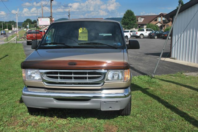 2000 Ford Econoline Wagon 1500 SLT 4X4