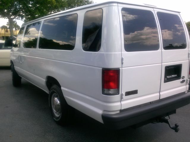 2000 Ford Econoline Wagon 2dr Cpe V6 Manual GT