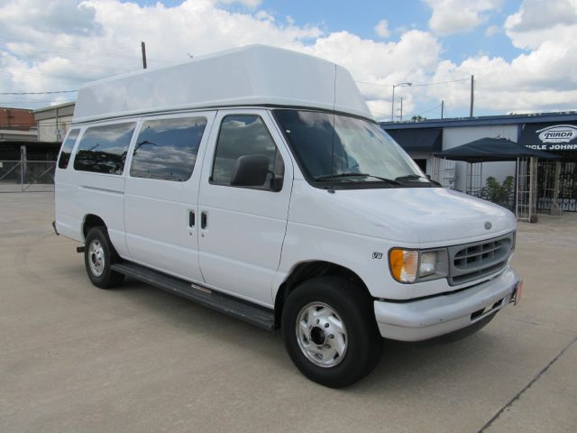 2000 Ford Econoline Wagon 2dr Cpe V6 Manual GT