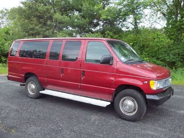 2001 Ford Econoline Wagon 4dr 4WD SLE Commercial